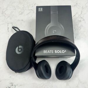 Beats Solo3 Wireless Headphones - Black